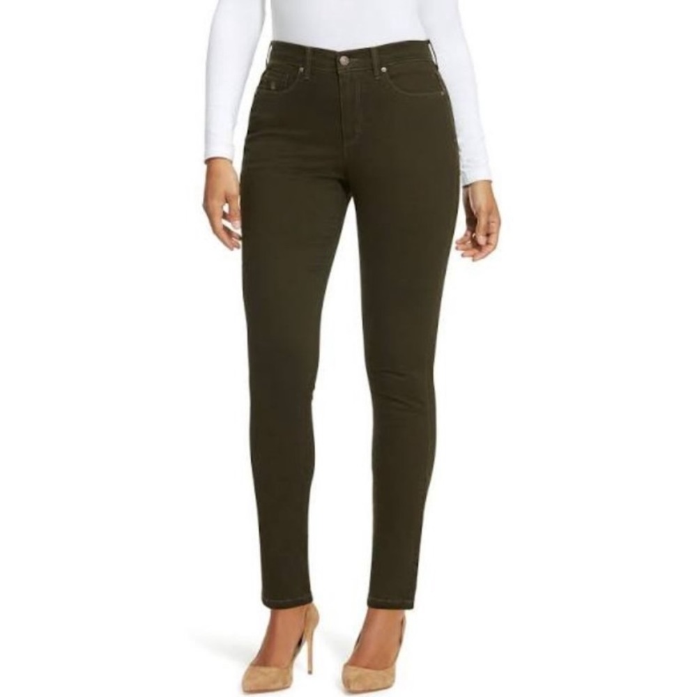 St. John’s Bay size 8 skinny leg jeans